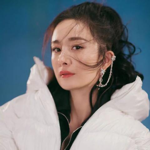 (发际线为什么会向后移)为什么发际线还在?研究表明发际线的象征意义和如何延缓退行
