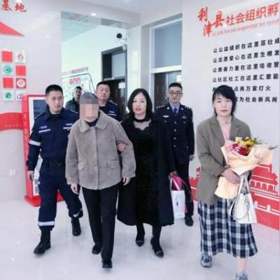 (我们仨综艺第一季在线观看)探讨亲情的真谛——《我们仨综艺》带你感受温暖的家庭之爱 (我们仨综艺第一季在线观看)探讨亲情的真谛——《我们仨综艺》带你感受温暖的家庭之爱