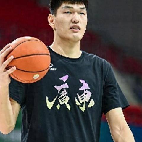 足球巨星崛起折相思最新版：新生代天才球员席卷赛场，引爆激情对抗