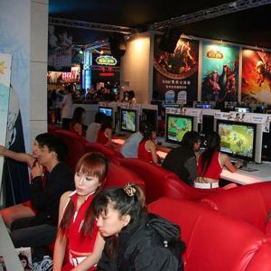 探讨英雄联盟手游陪玩平台选择：哪个平台最适合你的需求与游戏体验？