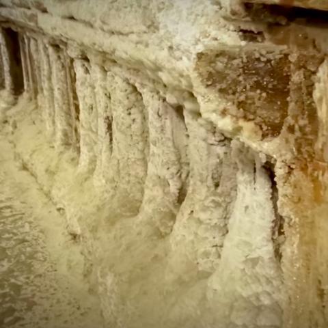 (小小探索)探秘小小地下城官方网站入口：发现隐藏在地底深处的冒险世界