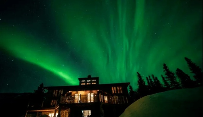 (极光旅游地)探秘极光山庄：全面攻略指南，让你玩转美丽风光与纯净天空