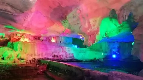 (圣迹苍岩旅游区门票)穿越时空探寻圣迹苍岩：神秘遗迹的探索与解密