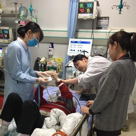 (死神觉醒超越修炼)超越死神境界：穿梭魂之觉醒的奇幻世界之旅