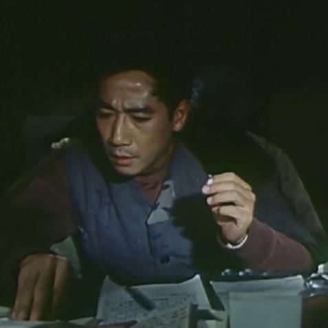 (危机时刻最能看出人的胆识,勇者首当其冲)在危机中挺身而出：勇者如何拯救被困女神，重燃希望之光