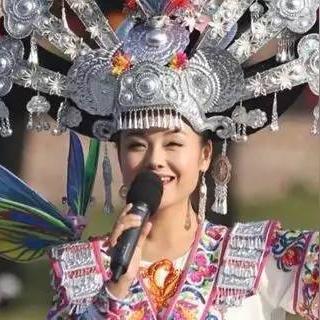 (主要国际服装产业划分)攀登决胜巅峰：揭秘国际服装行业的发展趋势与成功秘诀