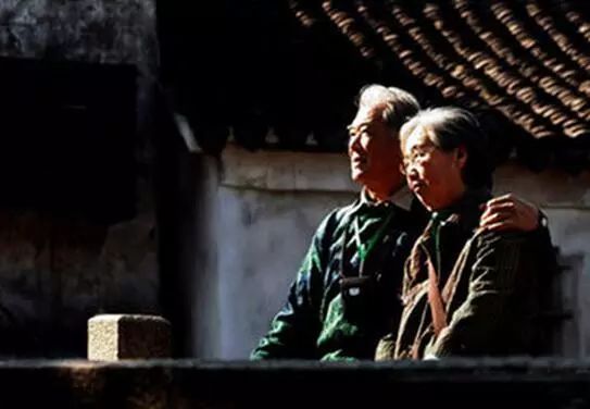 仗剑天涯路归来仍少年，风雨兼程，岁月无痕，留下无尽传奇与故事