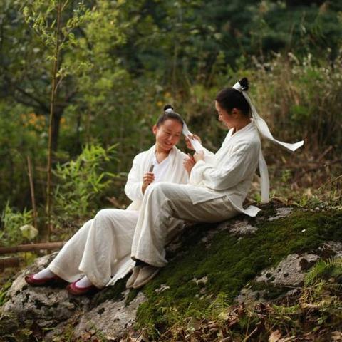 探寻自然之美：推荐几款开荒、种地、建房的游戏，让你尽情创造新世界