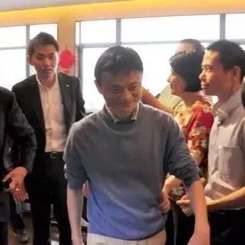 (在逆境中生存,在绝境中重生)在逆境中获得新生：九死一生的重生之路