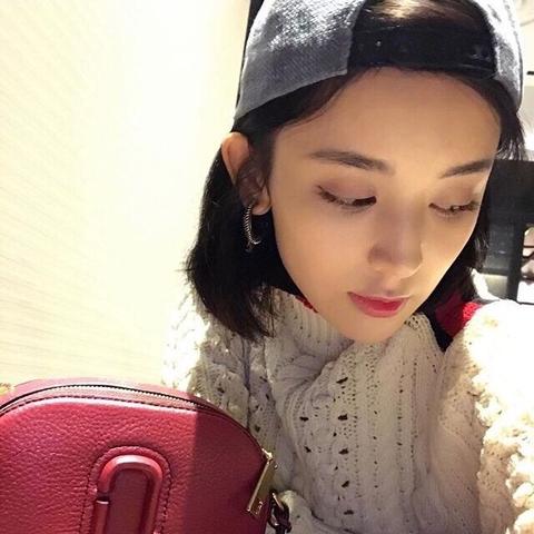 (北京环球影城偶遇明星)在北京环球影城偶遇娜扎，网友分享惊喜瞬间与美好回忆