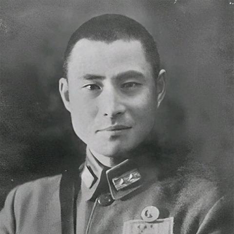 昨日硝烟内测官方正版游戏登场，见证战争传奇重现！立即体验吧！