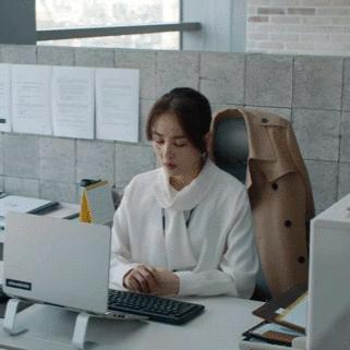 沉浸在韩剧《七个我》情节中：探讨多重人格的故事和人生选择。