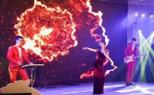 火焰派对：热情燃烧，热舞激情，狂欢炙热，激情澎湃，感受烈火般的音乐狂欢