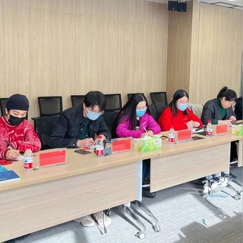 (宇宙小镇游戏攻略)探索宇宙小镇450个职业配方，发现无限可能性与惊喜