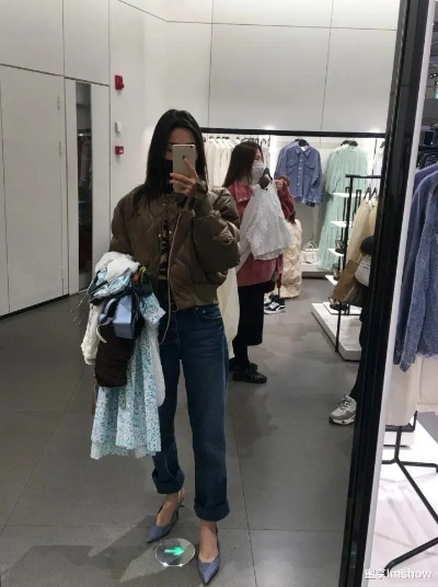 小主试衣间：时尚女性必备，个性穿搭从这里出发，打造独特气场