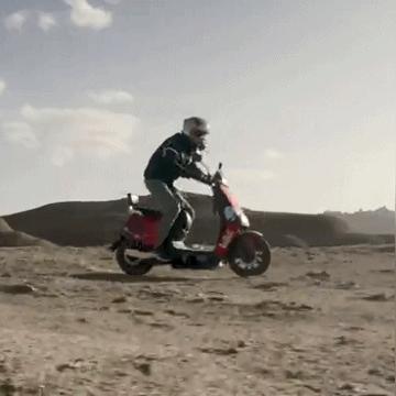 比亚迪成功下线第1000万辆车,标志着中国电动车行业的重要里程碑与飞跃 比亚迪成功下线第1000万辆车,标志着中国电动车行业的重要里程碑与飞跃