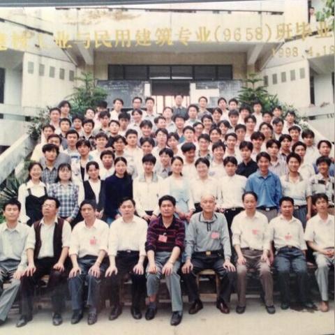 小倩倩吖：探索她背后的故事与独特魅力，揭示青春的无限可能性