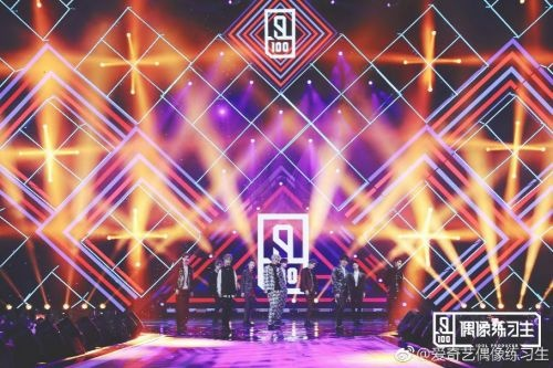 (最火的偶像)偶像前方高能,史上最燃演出即将开启,粉丝们准备被震撼! (最火的偶像)偶像前方高能,史上最燃演出即将开启,粉丝们准备被震撼!