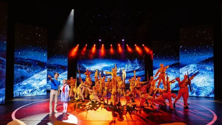 (最火的偶像)偶像前方高能,史上最燃演出即将开启,粉丝们准备被震撼! (最火的偶像)偶像前方高能,史上最燃演出即将开启,粉丝们准备被震撼!