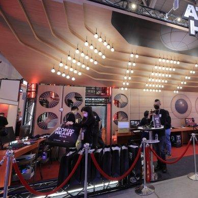 原子之心双生舞伶：双胞胎般的舞蹈艺术演绎与心灵共鸣