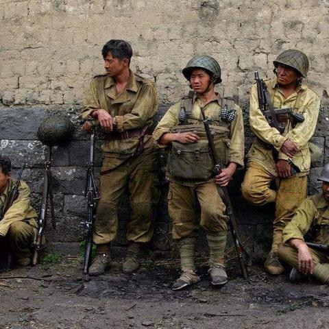 (行尸走肉第四章图文攻略)行尸走肉攻略：深入解析第一季第四章的剧情发展与角色命运