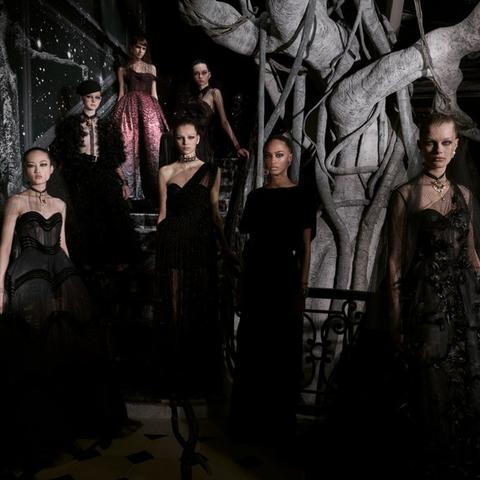 (为谁炼金日服下载)为谁而炼金日服：探讨游戏背后的设计初衷及玩家需求