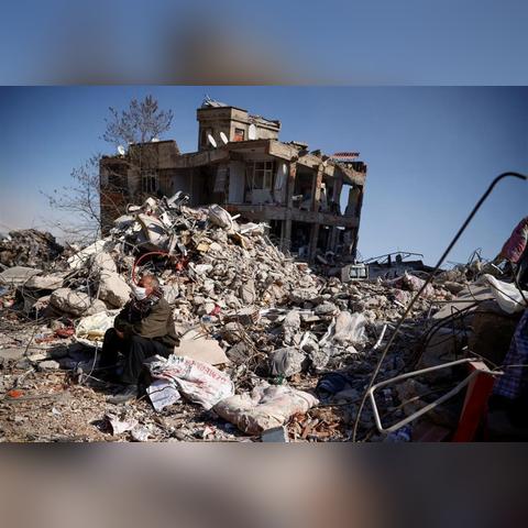 幸存者营地官方正版，挑战极限生存求生之路，限时限量特惠，速来抢购！